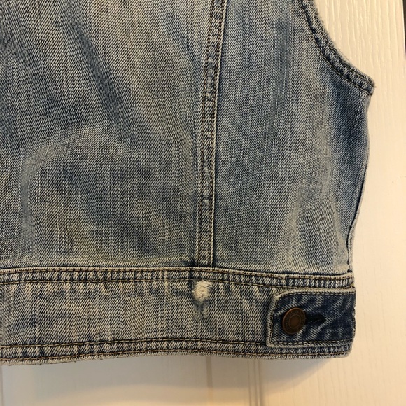American Eagle denim vest - Picture 3 of 4